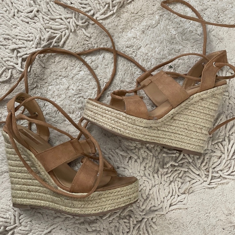 🌸tan ankle strap sandals💋excellent condition